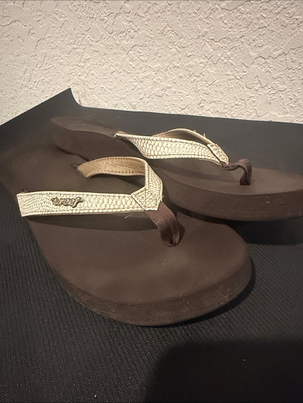 Reef Women's Cushion Court Sandals Flip Flops White Size 8
